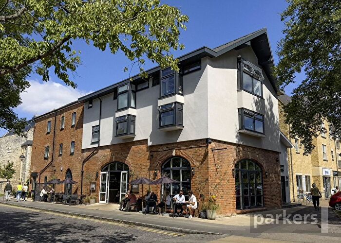 2 Bedroom Flat To Rent In Mill Walk, Witney, Oxfordshire, OX28