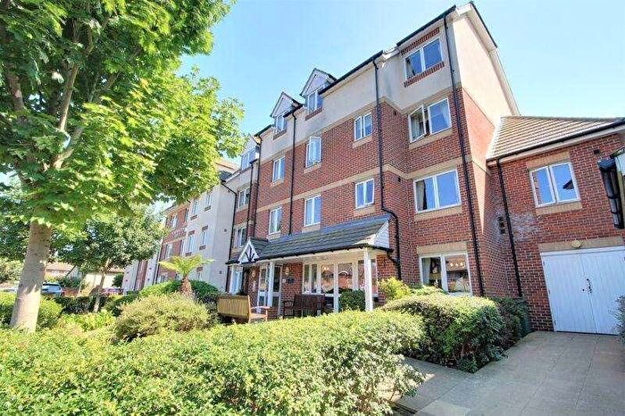1 Bedroom Flat For Sale In Worthington Lodge, Hythe, CT21