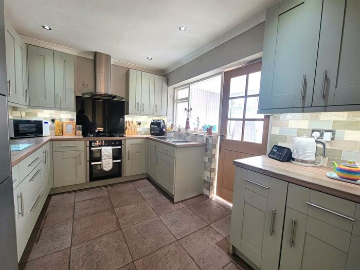 2 Bedroom House For Sale In Draycott Avenue, Hornsea, HU18