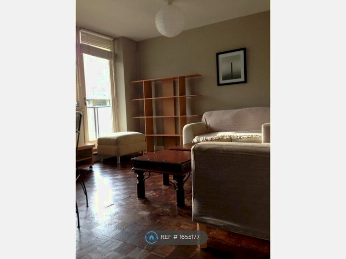 3 Bedroom Flat To Rent In Crescent Court, London, SW4