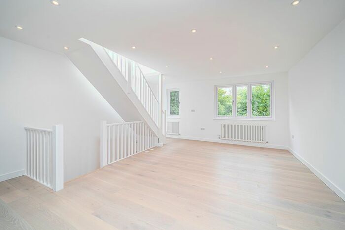 2 Bedroom Flat To Rent In Crouch End Hill, Crouch End, London, N8