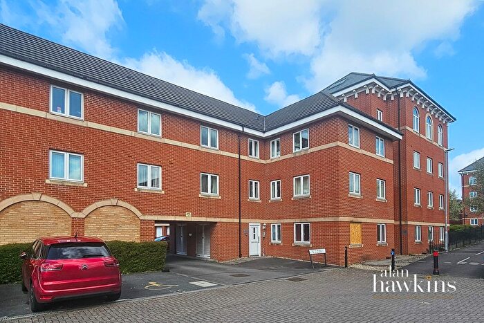 2 Bedroom Flat To Rent In Saltash Road, Swindon, SN2