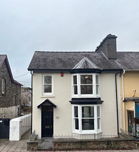 5 Bedroom Semi-Detached House For Sale In College Street, Lampeter, SA48