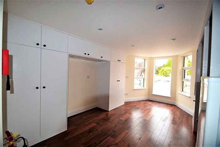 Studio To Rent In Park Parade, Harlesden, NW10