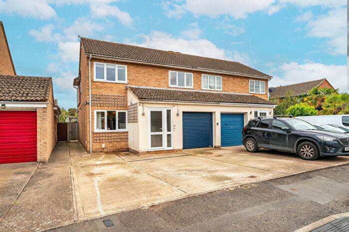 4 Bedroom Semi-Detached House For Sale In Greenfields, Earith, Huntingdon, PE28