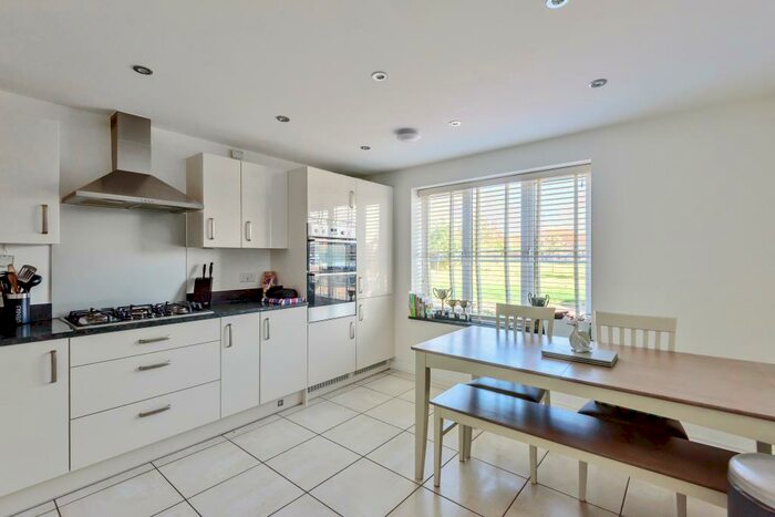 4 Bedroom Detached House To Rent In Didcot, Oxfordshire, OX11
