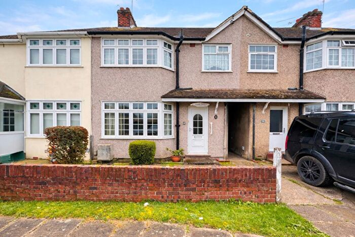 4 Bedroom Terraced House For Sale In Yarwood Road, Chelmsford, CM2