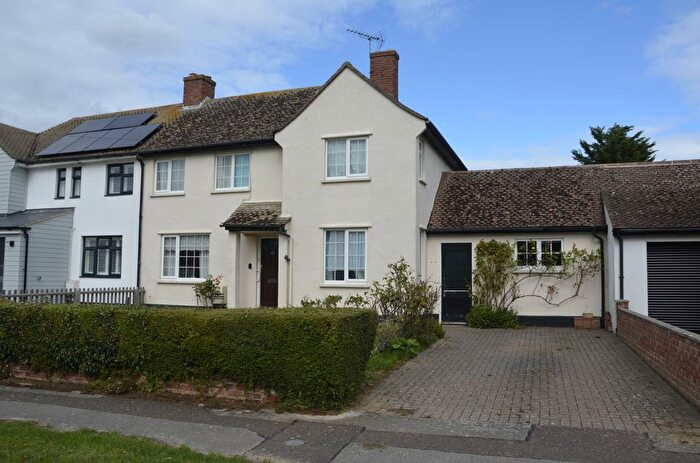 3 Bedroom Semi-detached House For Sale In Cavendish Road, Trimley St. Martin, IP11