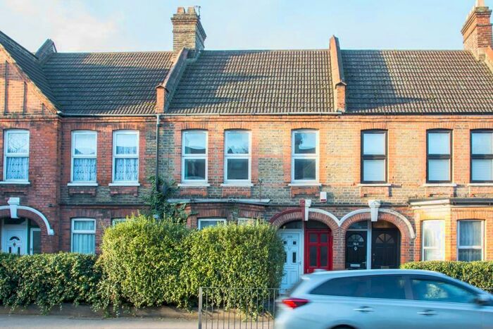 2 Bedroom Maisonette To Rent In Markhouse Road, Walthamstow, E17