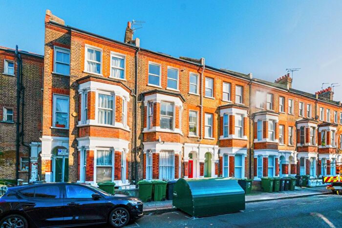 2 Bedroom Flat For Sale In Rita Road, London, SW8