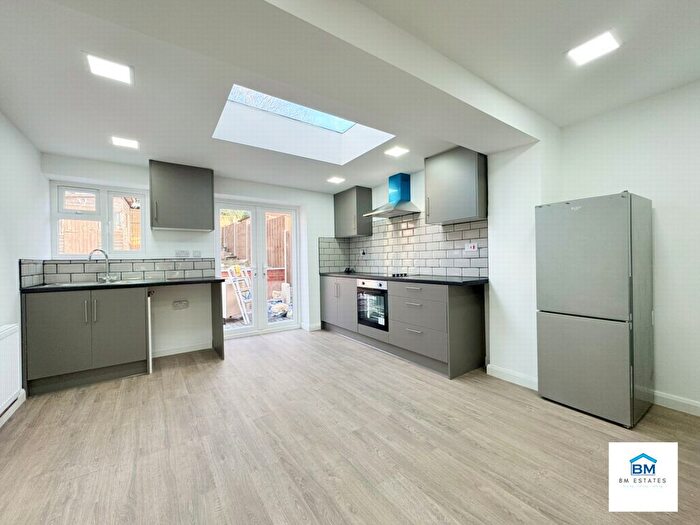 2 Bedroom Semi-Detached House To Rent In Kinsdale Drive, Leicester, LE5