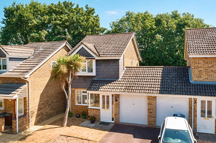 2 Bedroom Semi Detached House For Sale In High Ridge, Godalming, Surrey, GU7