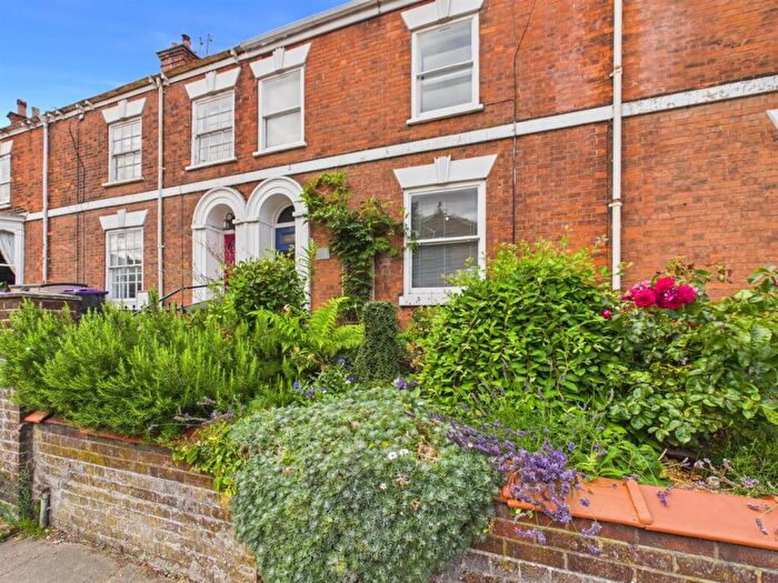3 Bedroom Terraced House For Sale In Upgate, Louth, LN11