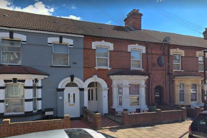 1 Bedroom Flat To Rent In Grafton Road, Bedford, MK40