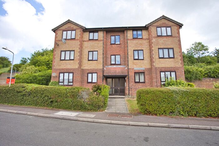 1 Bedroom Flat For Sale In Mayfield Avenue, Dover, Kent, CT16