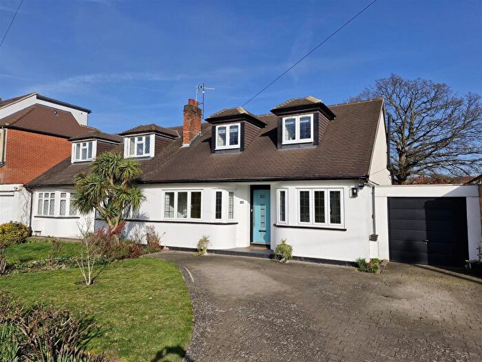 3 Bedroom Semi-Detached Bungalow For Sale In Chestnut Drive, Harrow Weald, HA3