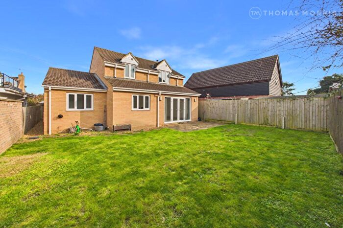 3 Bedroom Detached House For Sale In Green Lane, Hail Weston, St. Neots, Cambridgeshire, PE19