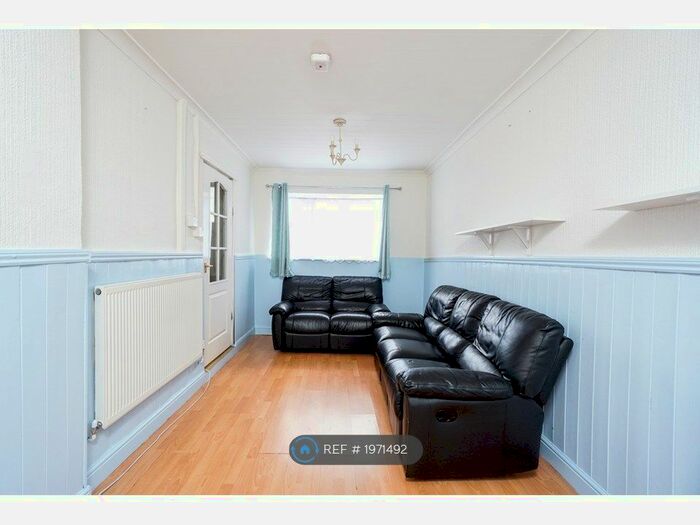 3 Bedroom Terraced House To Rent In Whitmore Close, London, N11