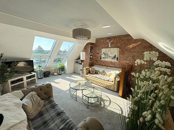 2 Bedroom Semi-detached Bungalow For Sale In Harrow Drive, Aintree, L10