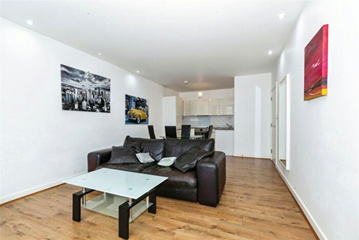 1 Bedroom Flat For Sale In Market Street, Maidenhead, Berkshire, SL6