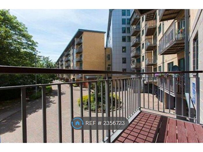 2 Bedroom Flat To Rent In Chapter Way, London, SW19