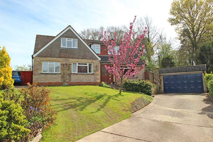 5 Bedroom Detached House For Sale In Glendale Close, Wootton Bridge, Ryde, PO33