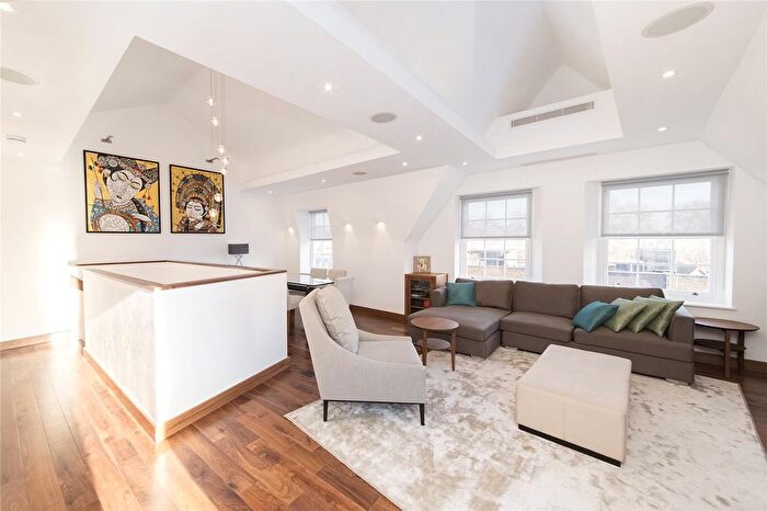 3 Bedroom Flat For Sale In Bedford Row, Holborn, WC1R