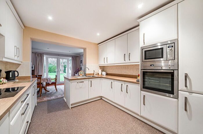 4 Bedroom Detached House For Sale In Broad Road, Hambrook, PO18