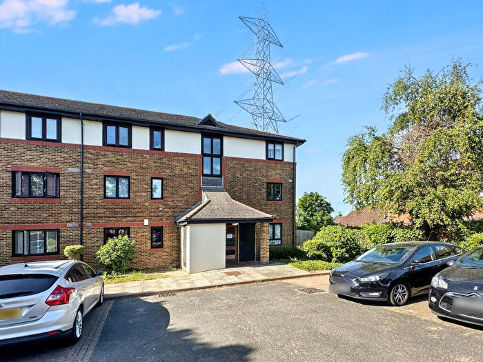 2 Bedroom Flat To Rent In Morgan Drive, Greenhithe, DA9