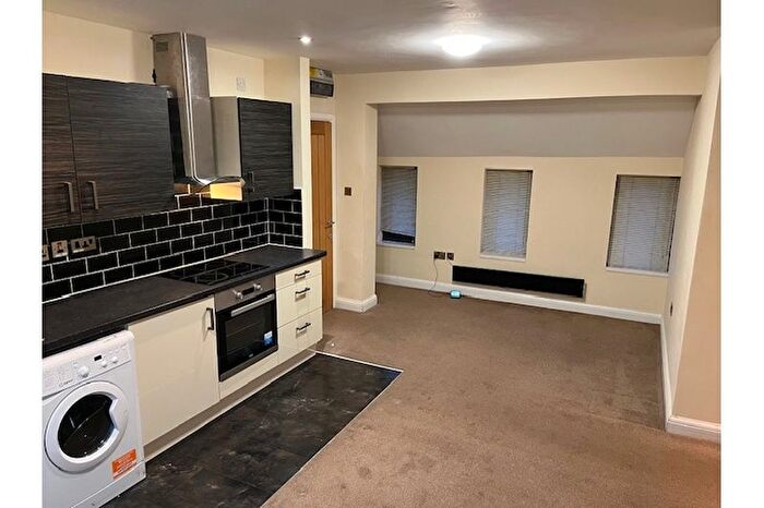 2 Bedroom Flat To Rent In Bristol Road South, Northfield, Birmingham, B31