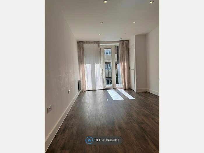 2 Bedroom Flat To Rent In Corys Road, Rochester, ME1