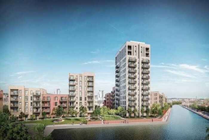 3 Bedroom Flat To Rent In Davies House, Woolwich, SE28