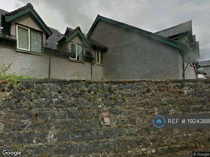 2 Bedroom Flat To Rent In Fellside Court, Kendal, LA9