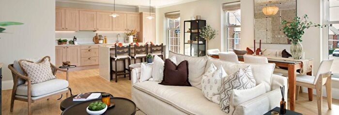 2 Bedroom Flat For Sale In Cranleigh, Cranleigh, GU6