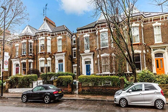 3 Bedroom Flat To Rent In Hillmarton Road, Islington, N7