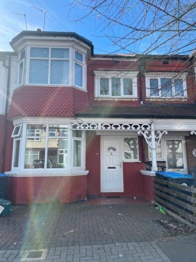 4 Bedroom Semi Detached House To Rent In Lonsdale Avenue, Wembley, HA9