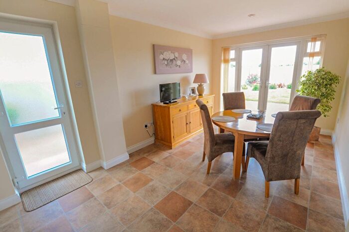3 Bedroom Bungalow For Sale In Fernway Close, Wimborne, BH21