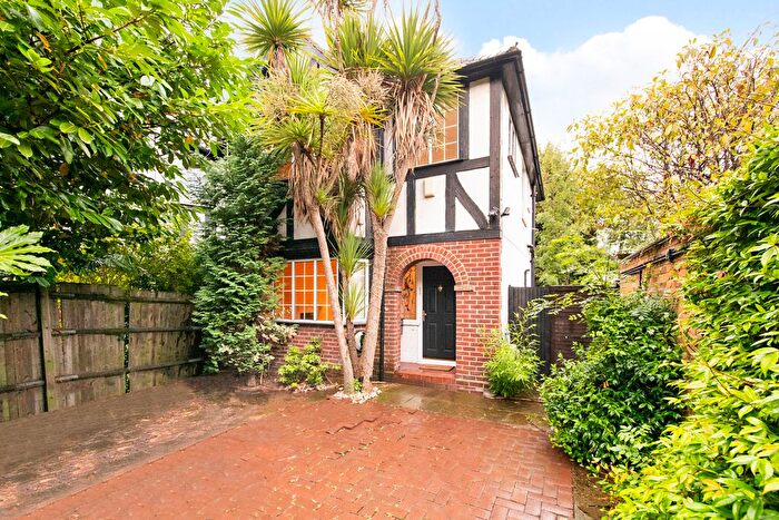 3 Bedroom Semi-Detached House To Rent In Upper Richmond Road, East Sheen, SW15