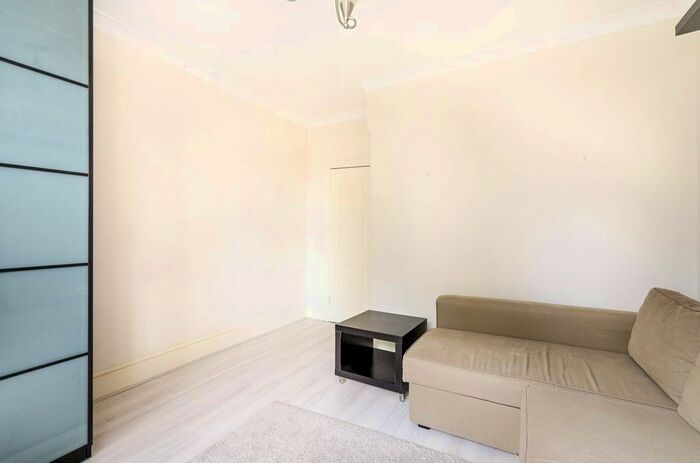 Studio To Rent In Tierney Road, Streatham Hill, London, SW2