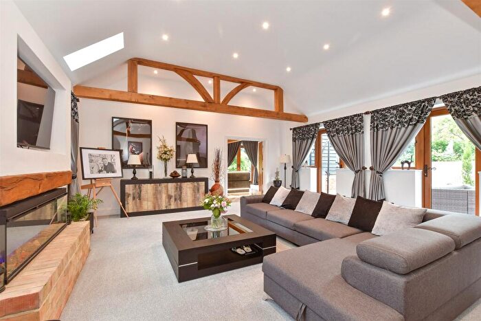 4 Bedroom Detached House For Sale In Sadlers Hill, Goodnestone, Canterbury, Kent, CT3