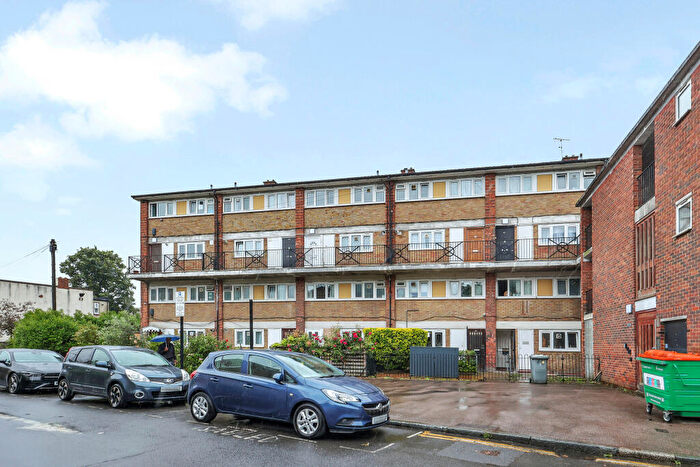 3 Bedroom Flat For Sale In Maryland Street, E15