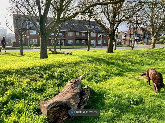 2 Bedroom Maisonette To Rent In Henley Court, Brighton, BN2