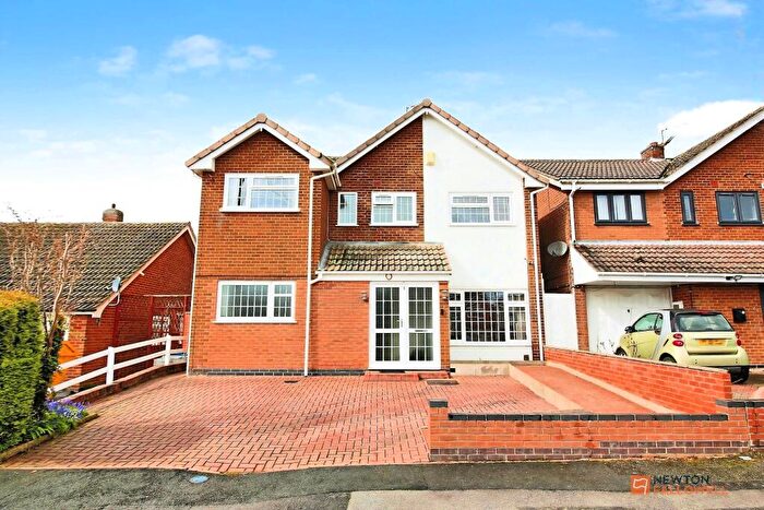 5 Bedroom Detached House For Sale In Chalvington Close, Leicester, LE5