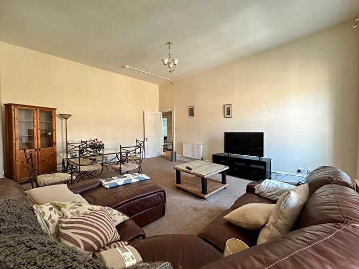 5 Bedroom Flat To Rent In Baliol Street, Glasgow, G3