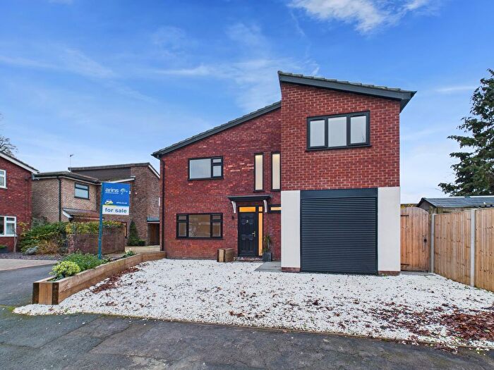 4 Bedroom Detached House For Sale In Larissa Close, Tilehurst, Reading, RG31