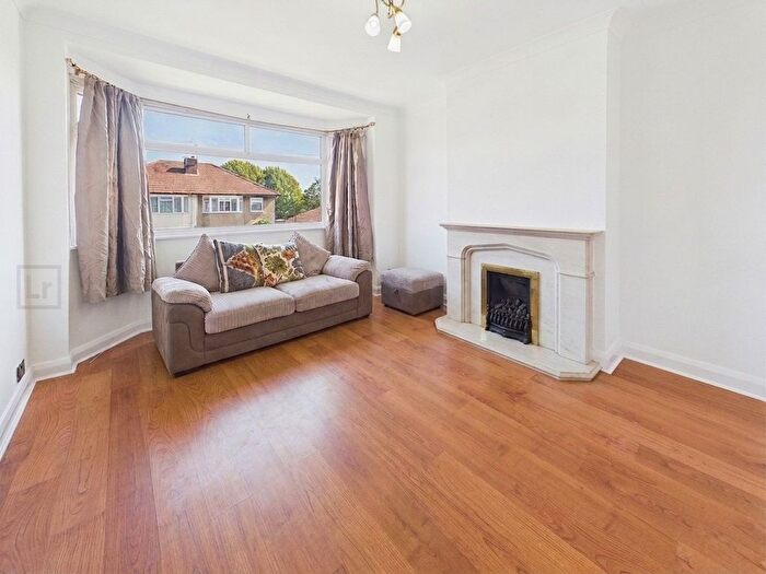 2 Bedroom Maisonette To Rent In Wingfield Way, Ruislip, HA4
