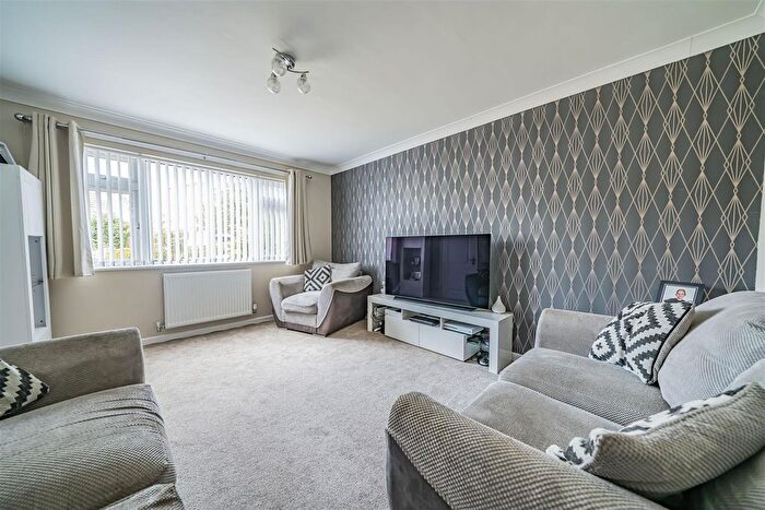 4 Bedroom Detached House For Sale In Hawthorn Close, Weymouth, DT4