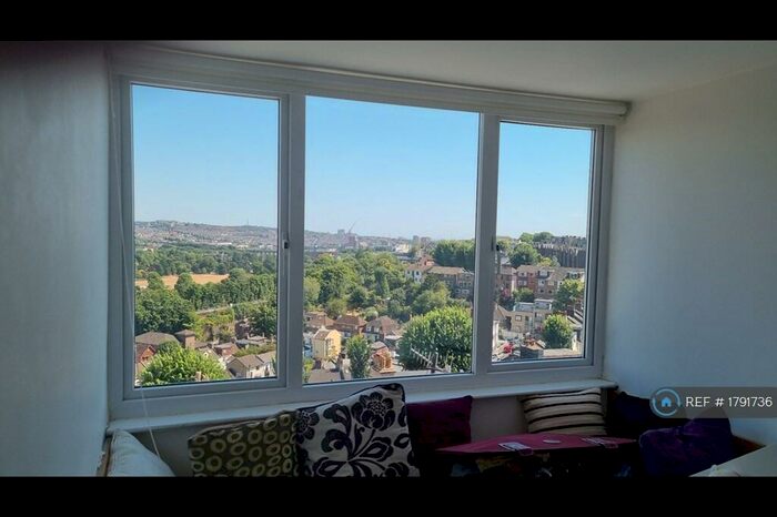1 Bedroom Flat To Rent In Tivoli Crescent, Brighton, BN1