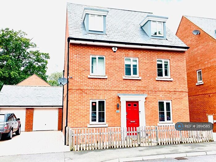 5 Bedroom Detached House To Rent In Tabby Drive, Three Mile Cross, Reading, RG7