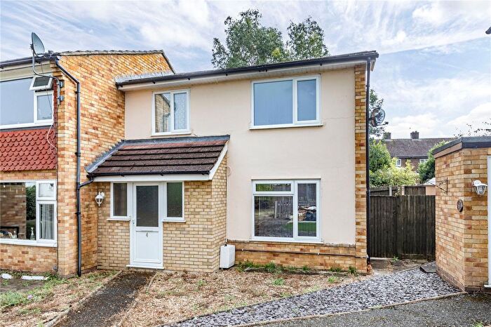 2 Bedroom End Terrace House For Sale In Hillside Gardens, Addlestone, Surrey, KT15